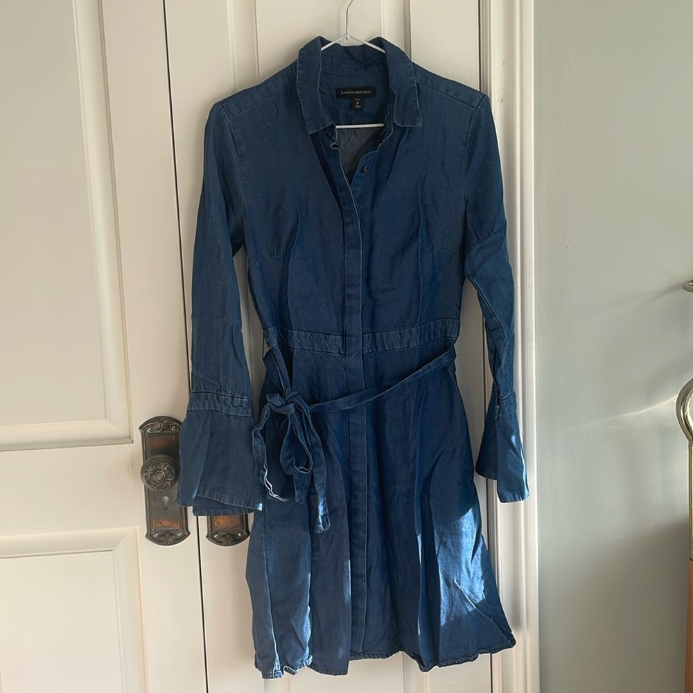 Banana Republic petite dress, size 2 chambray
